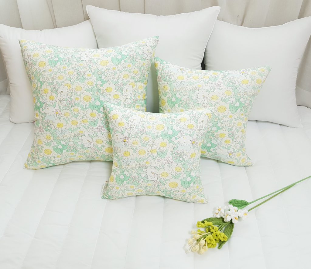 연두꽃밭토끼 쿠션